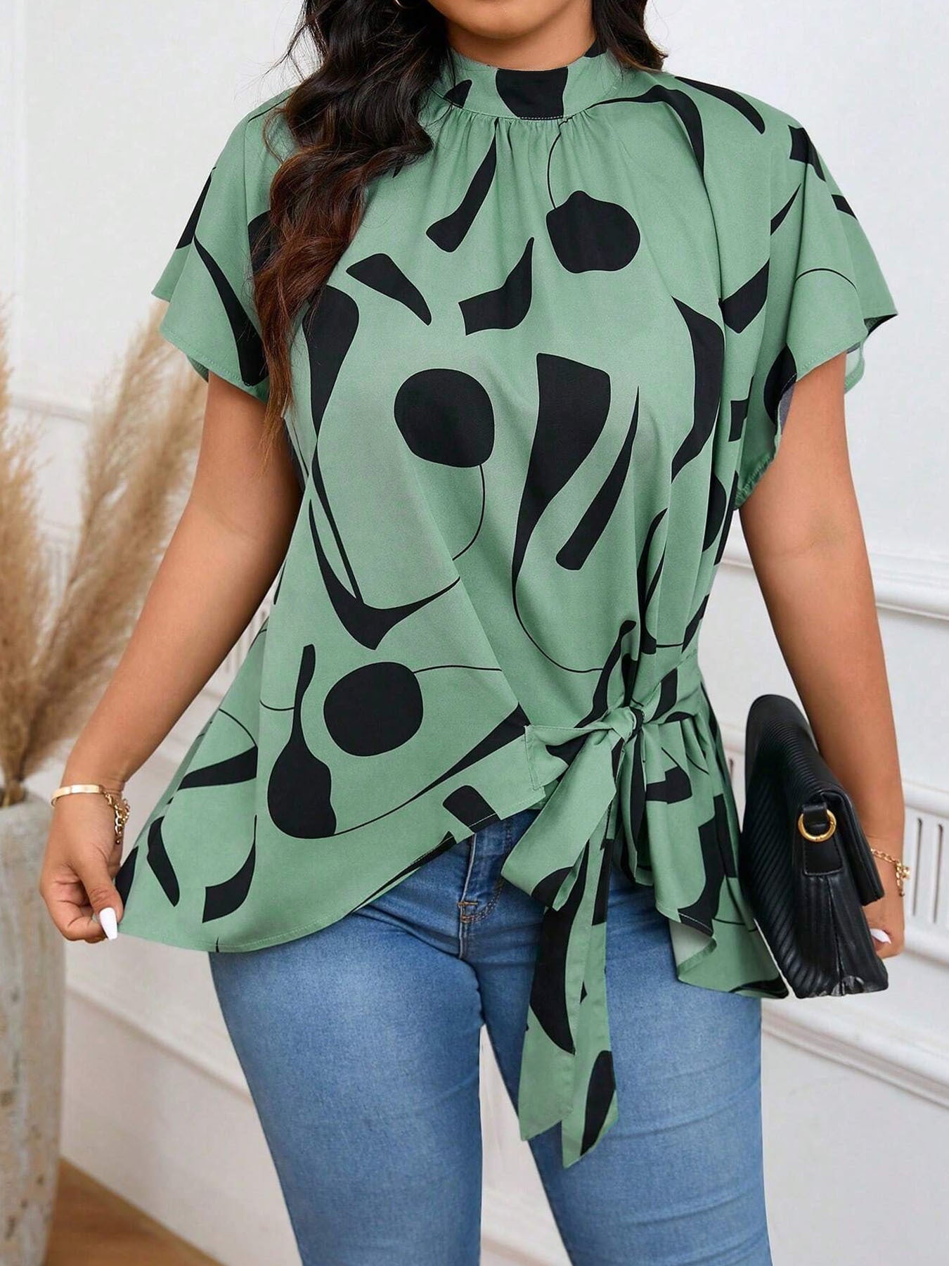 Elegant Plus-size Short Sleeve Summer Blouse