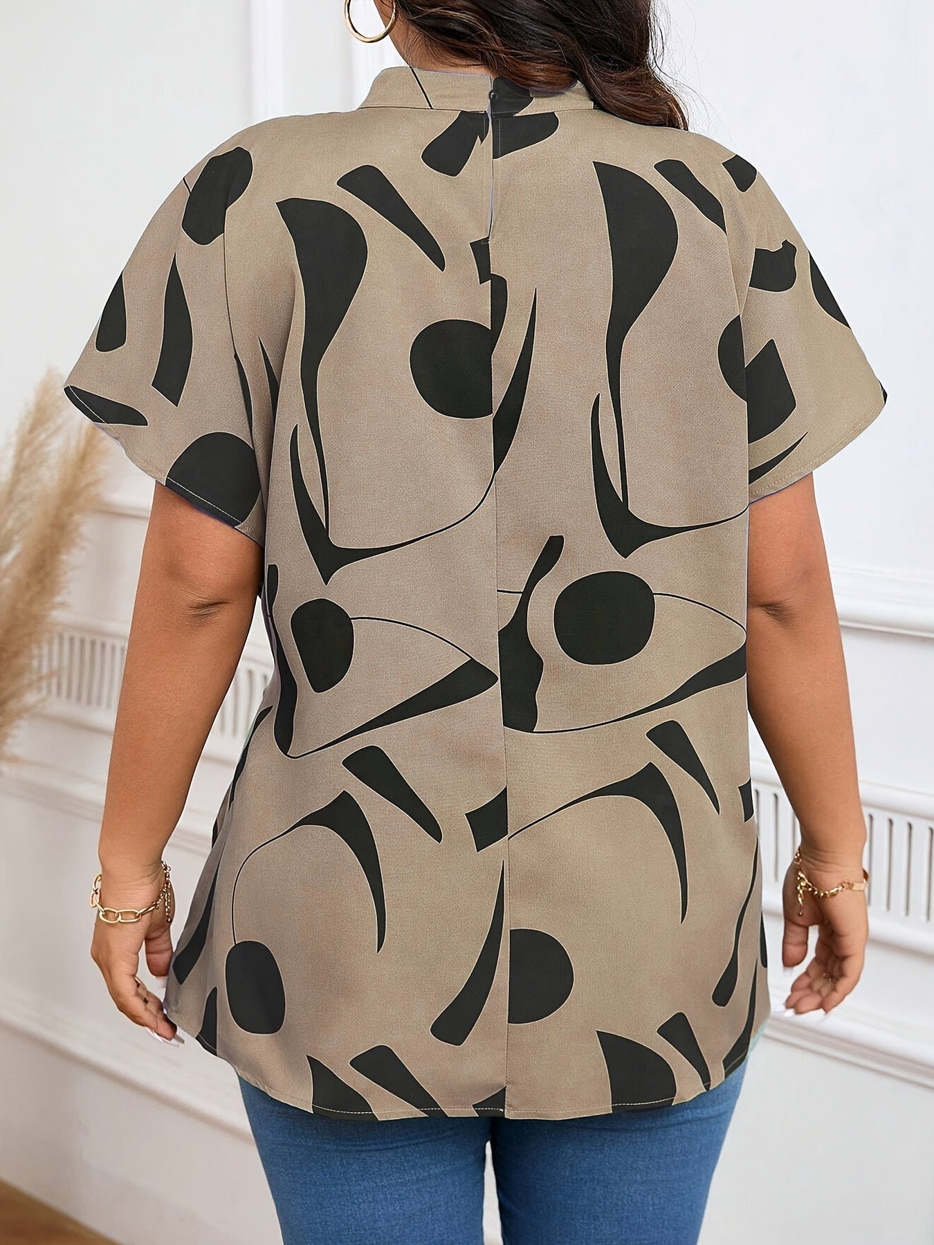 Elegant Plus-size Short Sleeve Summer Blouse